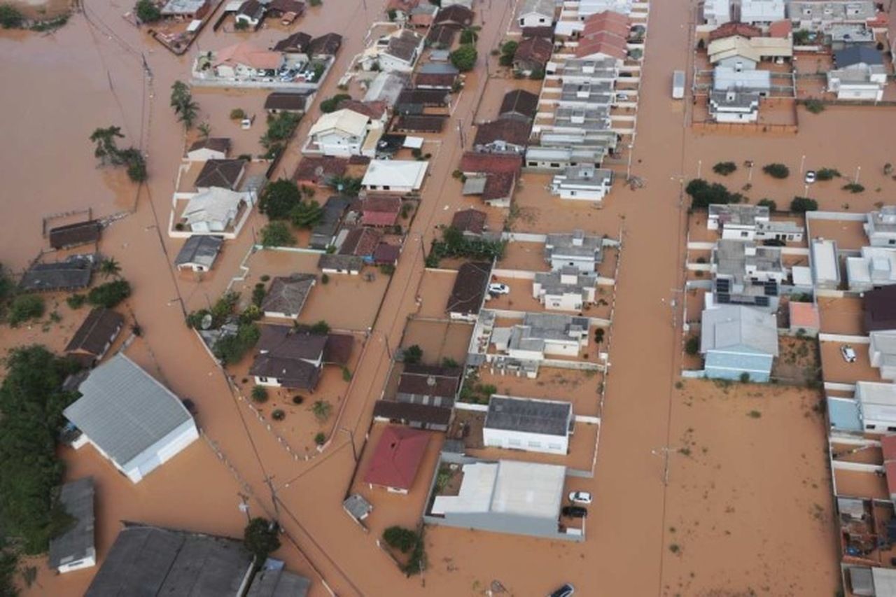 Temporais deixam seis estados brasileiros em alerta para enchentes