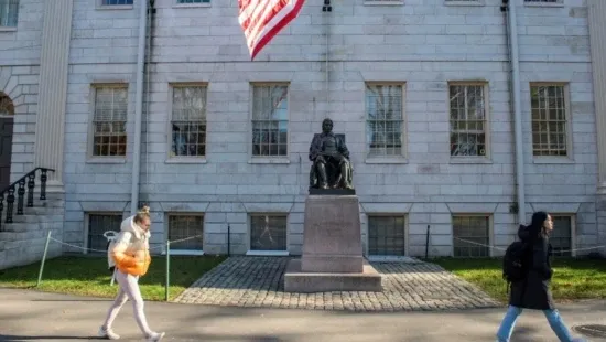 Após Harvard rejeitar exigências de Trump, verba de US$ 2,2 bi é congelada