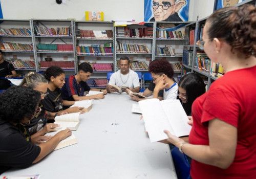 Estado abre 610 novas vagas para Educação de Jovens e Adultos
