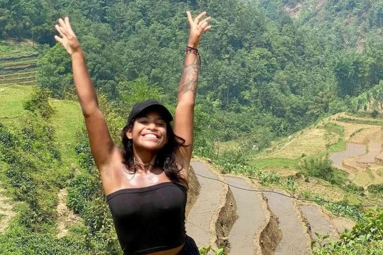 Brasileira que caiu em vulcão na Indonésia é encontrada morta