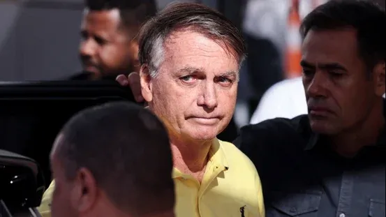 Moraes determina vigilância integral de Bolsonaro pela polícia penal