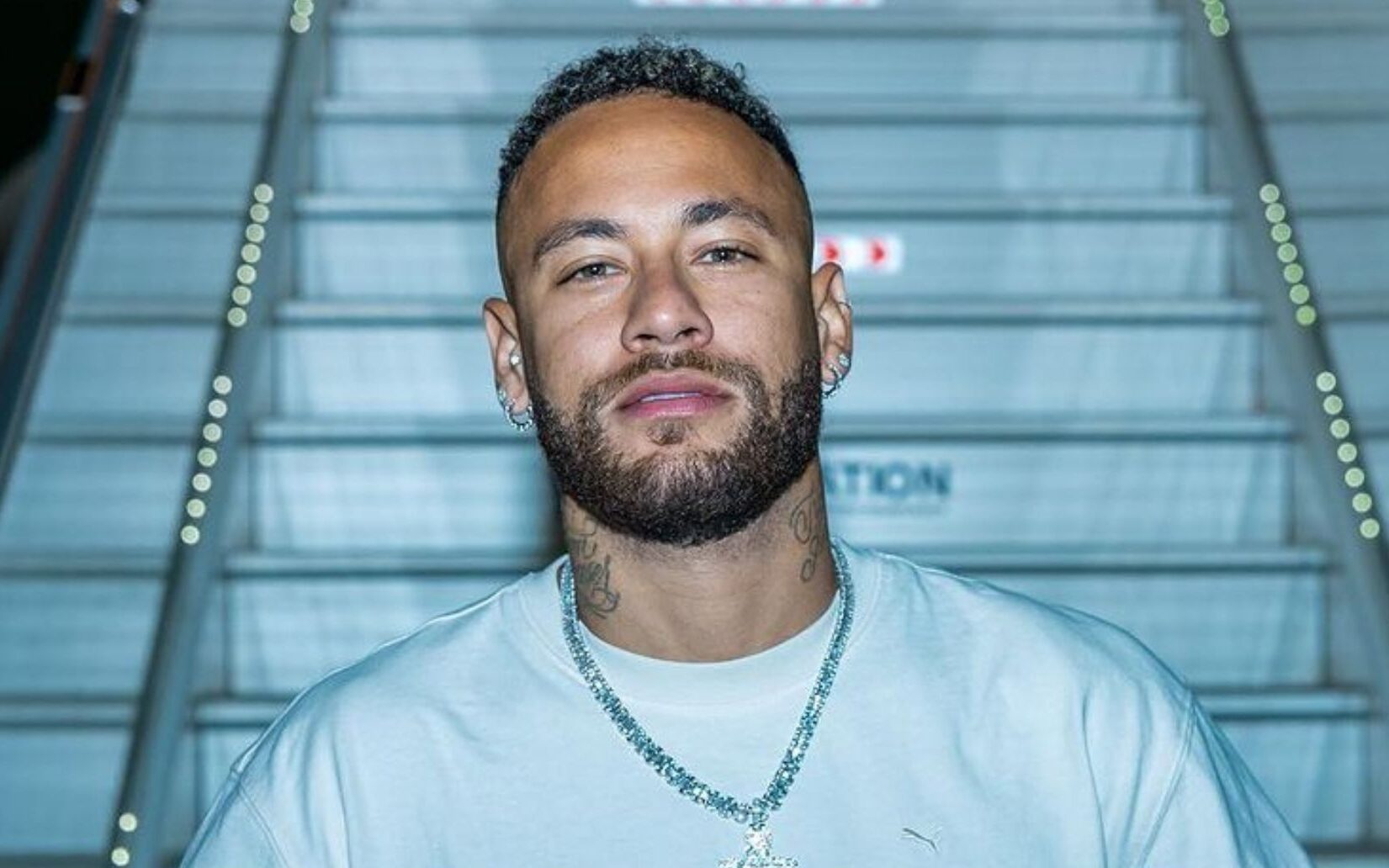 Neymar reflete sobre lesão que o afastou dos campos: ‘Tem dias que quero desistir’