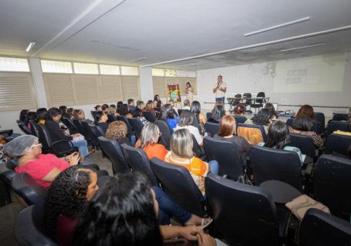 Manipuladores de alimentos da rede estadual participam de Encontro Formativo promovido pela Seduc