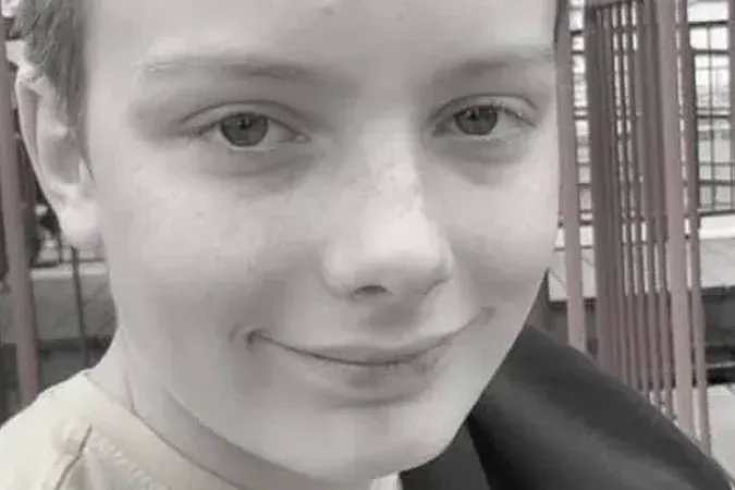 Menino de 12 anos morre após "desafio do apagão" no TikTok