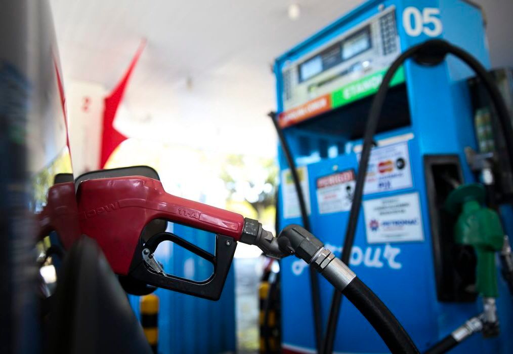 Preço médio da gasolina fica em R$ 5,83 em novembro, recuo de 1,69%, aponta Ticket Log