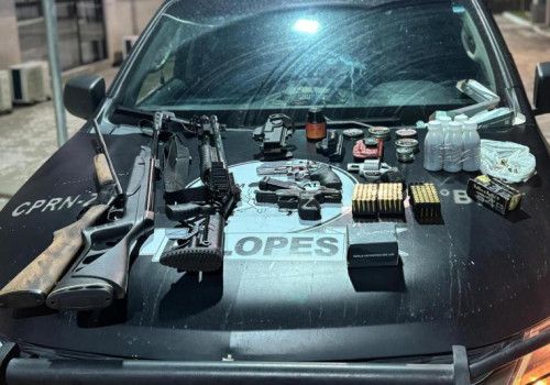 PM e PC apreendem arsenal e prendem dupla suspeita em ação integrada em Ibateguara
