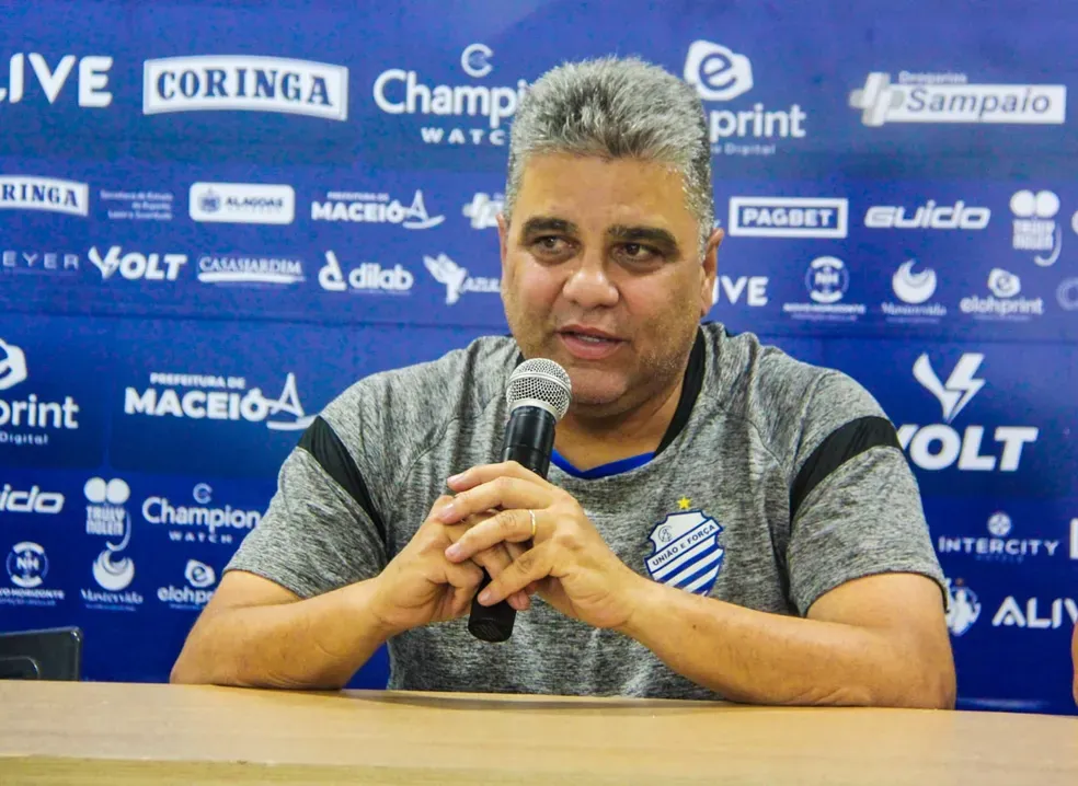 Marcelo Cabo fala sobre o futuro no CSA: "Eu tenho contrato"