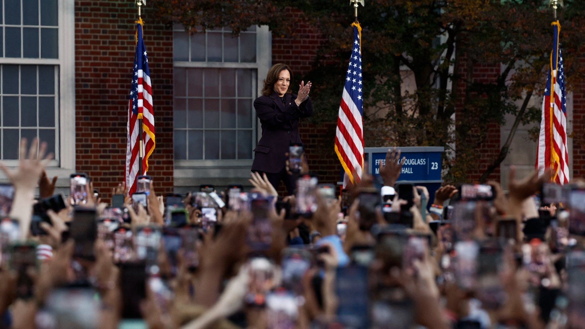 Kamala Harris reconhece derrota, mas promete continuar lutando