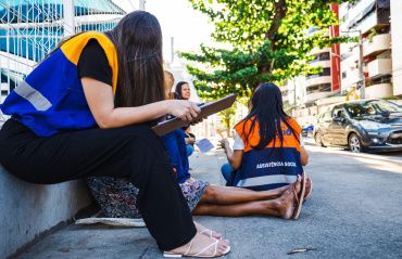 Abordagem Social realiza busca ativa e dá assistência a pessoas em situação de rua