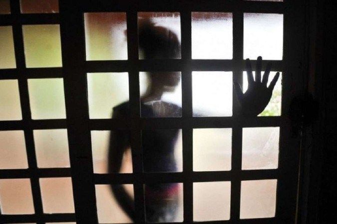 Mãe de menina de 12 diz que filha engravidou após usar toalha do padrasto