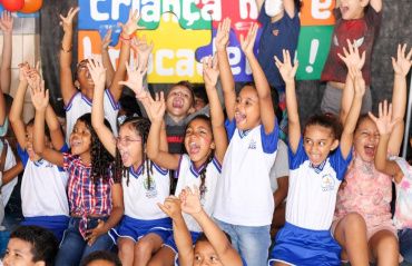 Projetos educacionais transformam vidas, revelam talentos e abrem novos caminhos para mais de 54 mil alunos