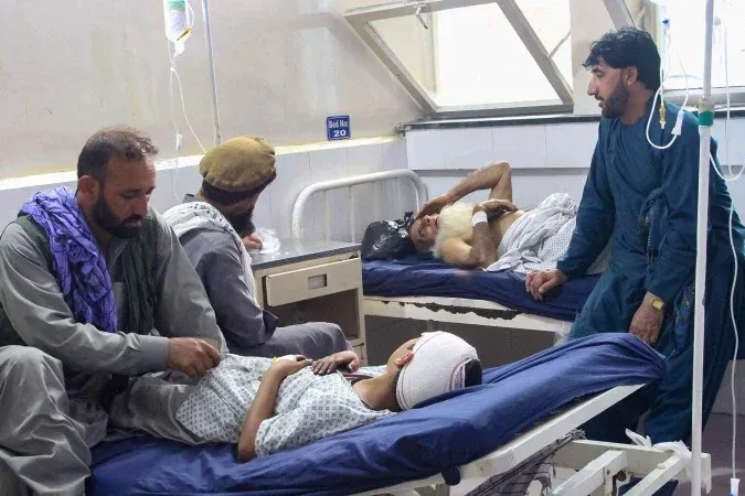 Terremoto deixa mais de 800 mortos no Afeganistão