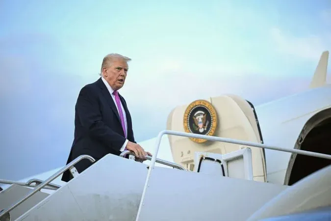 Trump ameaça cassar concessão de emissoras que são "contra ele"