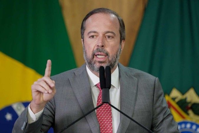 Horário de verão em 2024 só se for "imprescindível", diz Silveira