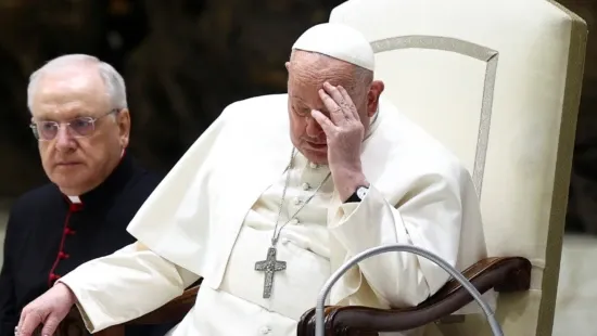 Papa Francisco, em ‘estado crítico’, teve uma ‘boa noite’, anuncia Vaticano