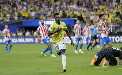Vinicius Júnior brilha e Brasil derrota Paraguai na Copa América