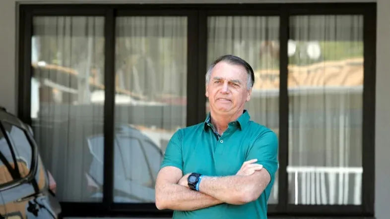 Prisão de Bolsonaro tem apoio de 50% dos brasileiros e oposição de 43%