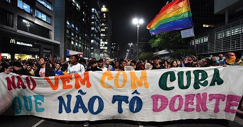 “Cura gay” constitui prática de tortura, dizem especialistas
