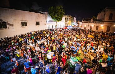 Arrastão e muita música boa encerram festejos de carnaval em Jaraguá