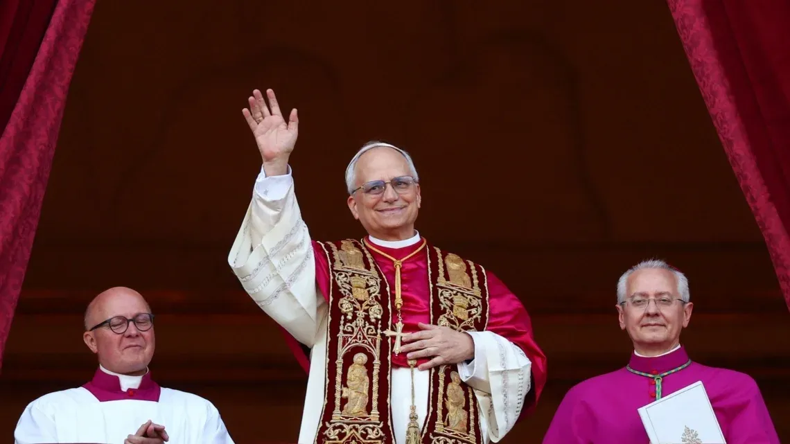 Papa Leão 14 faz apelo pela paz em primeiro discurso