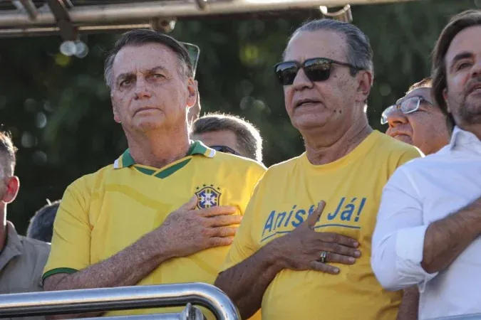 Malafaia pede passaporte de volta e diz não ser "covarde, medroso e fujão"