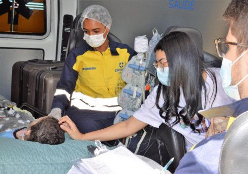 Sesau garante transferência de paciente com doença rara para hospital no Paraná