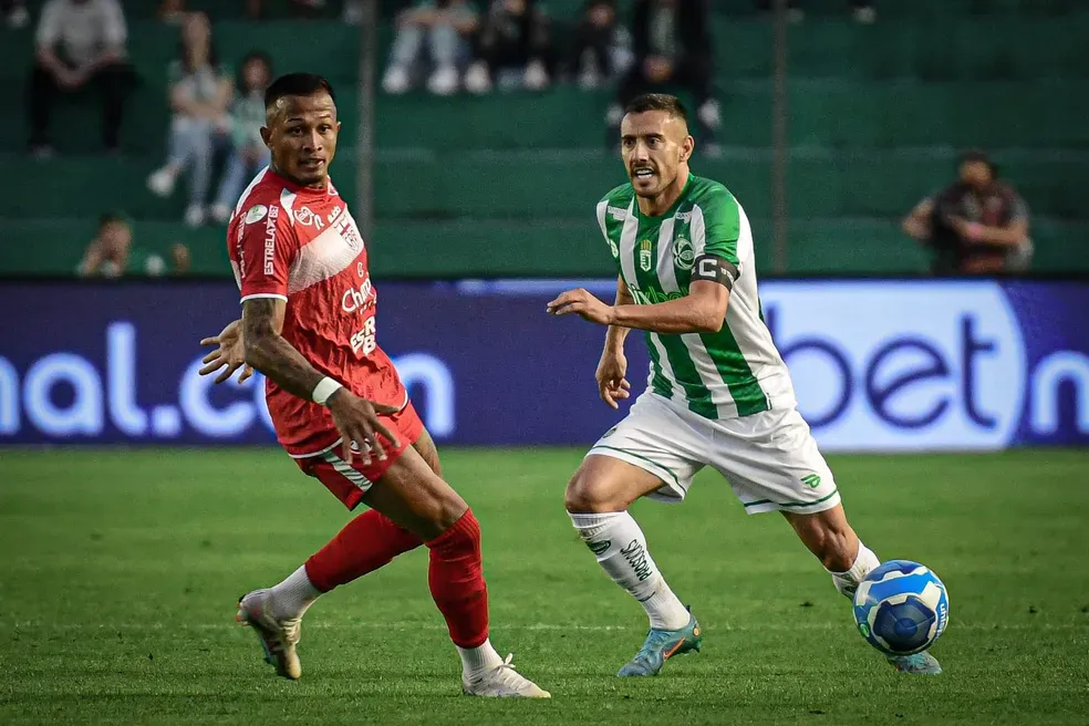 CRB: após oito jogos de invencibilidade, Galo é derrotado por 3x1