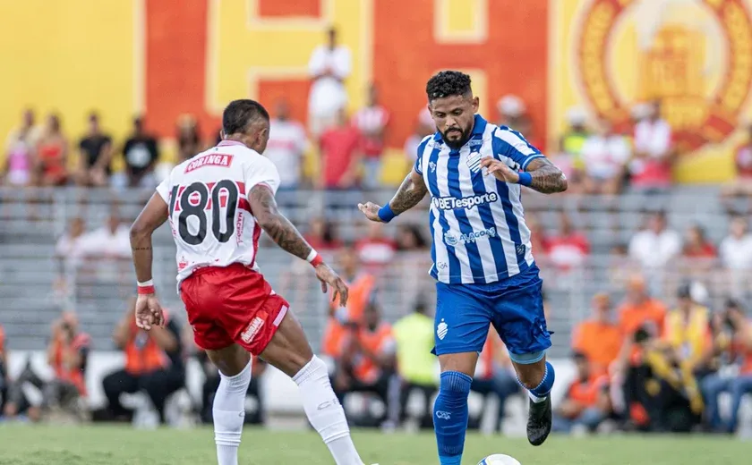 Azulão bate o Galo e dispara na liderança do Alagoano 