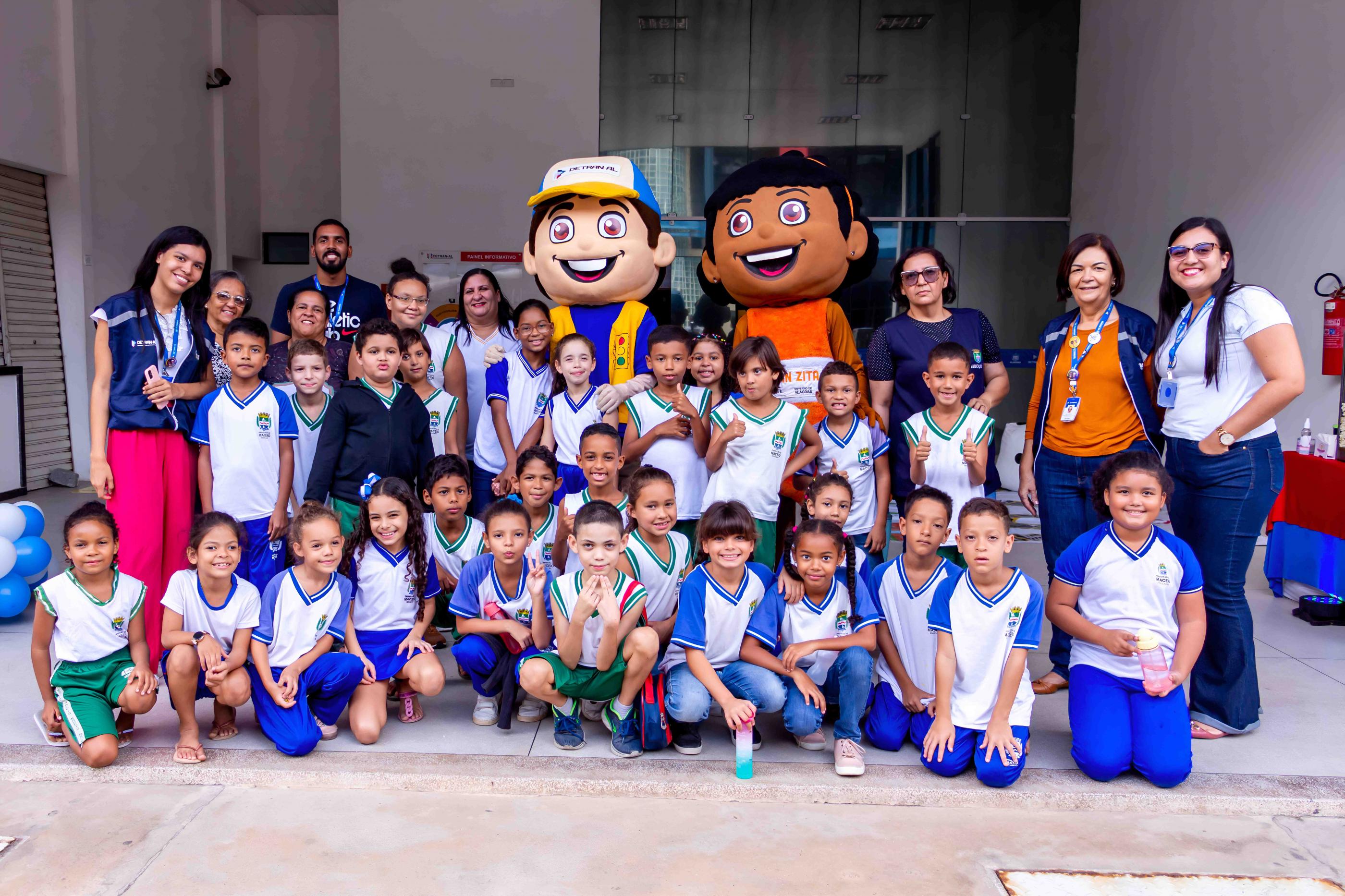Detran Alagoas recebe estudantes do ensino fundamental e orienta sobre educação para o trânsito