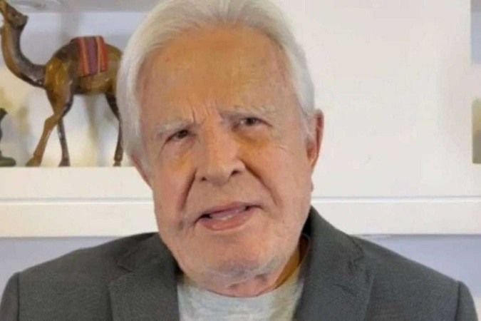 Filhos de Cid Moreira entram na Justiça após serem retirados de testamento