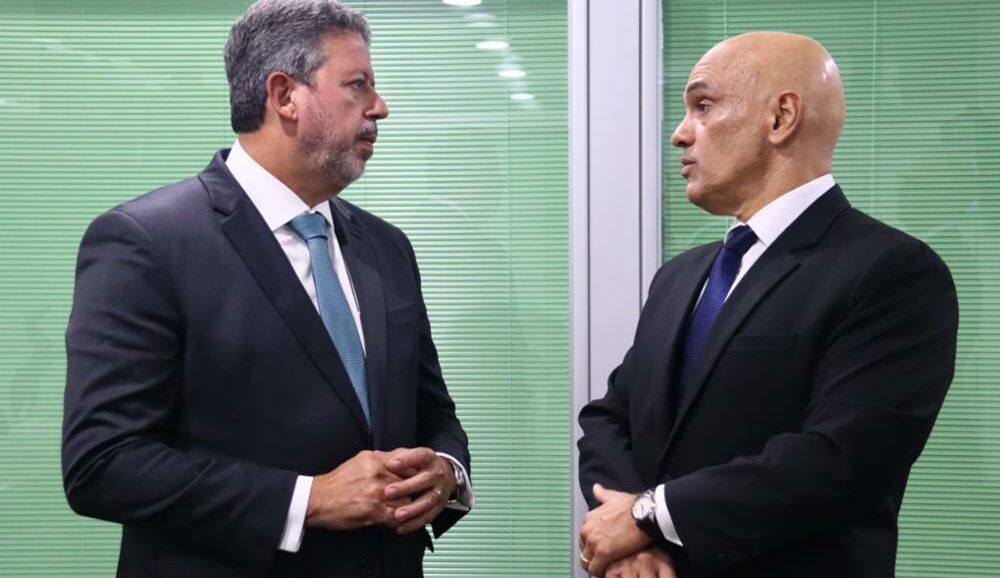 Moraes revê sua decisão e manda redes voltarem a divulgar vídeo e reportagens com denúncias de ex-mulher contra Lira