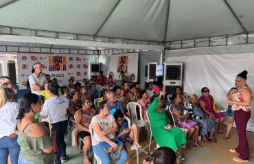 Brota na Grota leva serviços aos moradores do Flexal 