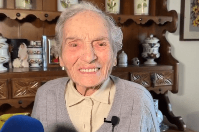 Italiana de 103 anos é pega dirigindo com habilitação vencida