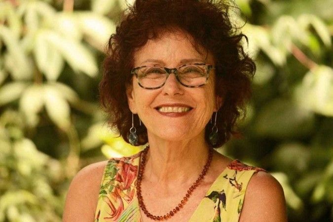 Escritora Roseana Murray é atacada por três pitbulls e fica em estado grave