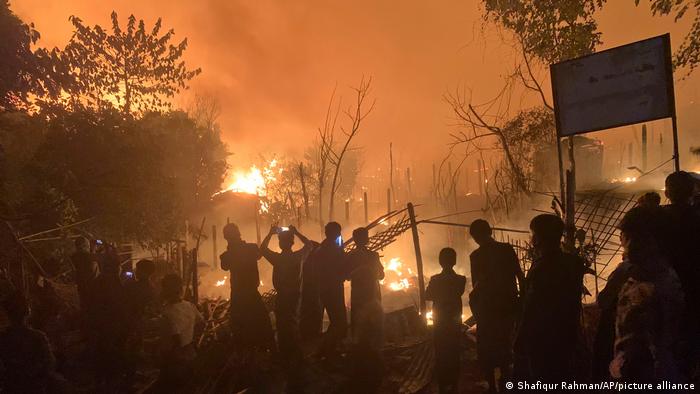 Novo incêndio atinge campo de refugiados rohingya em Bangladesh