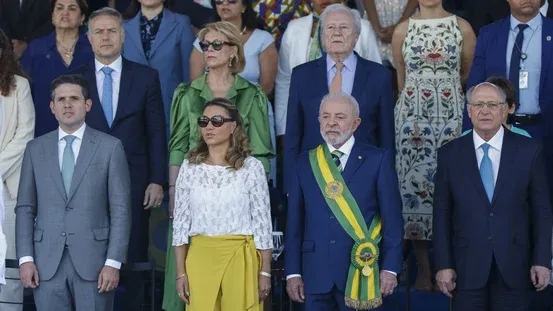 Desfile de 7 de Setembro reúne Lula, ministros e tem ausências do STF