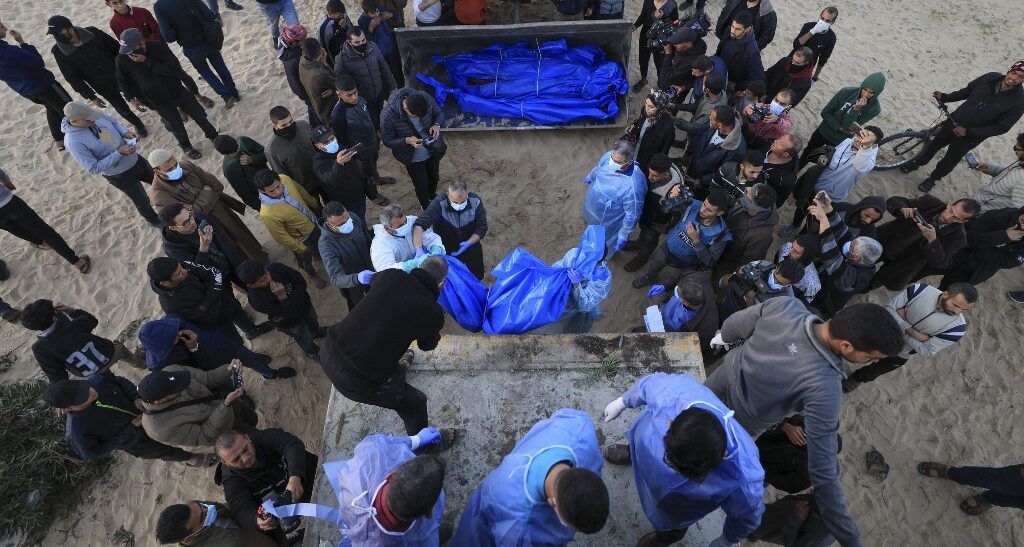 Israel segue bombardeando Gaza e diz que não vai parar até ‘desmilitarizar’ o território