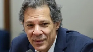 Haddad vira alvo fácil na guerra de narrativa com a oposição e gera desgaste triplo