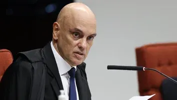 Decisões de Moraes contra Bolsonaro são subjetivas e excedem limites, dizem juristas