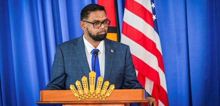 Presidente da Guiana garante ter apoio de Lula contra Venezuela