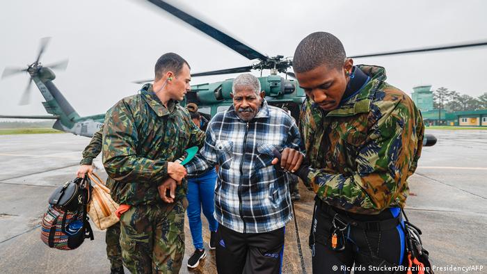 Fake news viram arma política na tragédia climática do RS