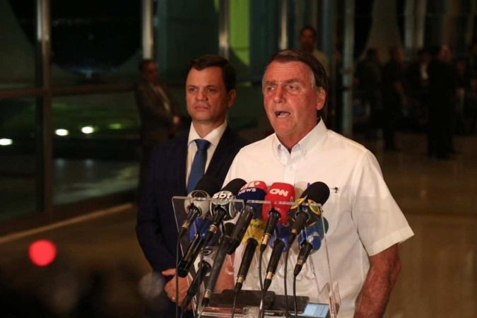 Bolsonaro diz que falta de inserções nas rádios pode interferir nos votos