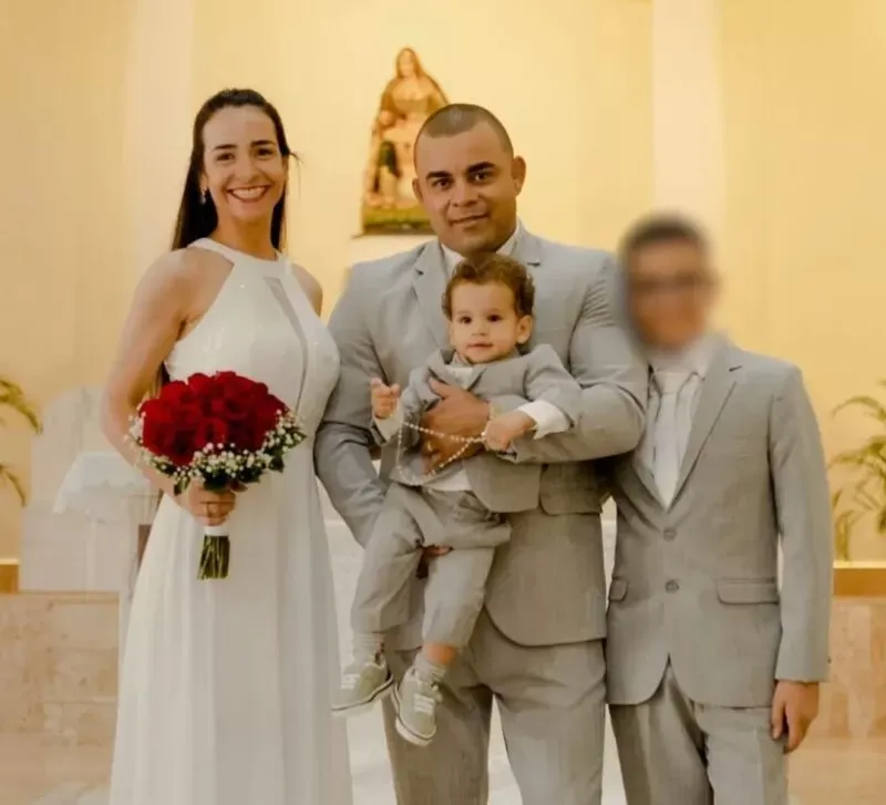 Adolescente dopa e mata pais e irmão após ser impedido de sair para encontro