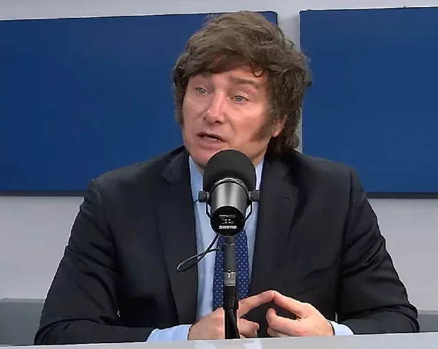 Governo Milei quer retirar crime de feminicídio do Código Penal da Argentina