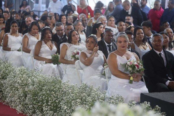 Brasileiros se casam cada vez mais tarde, mostra IBGE