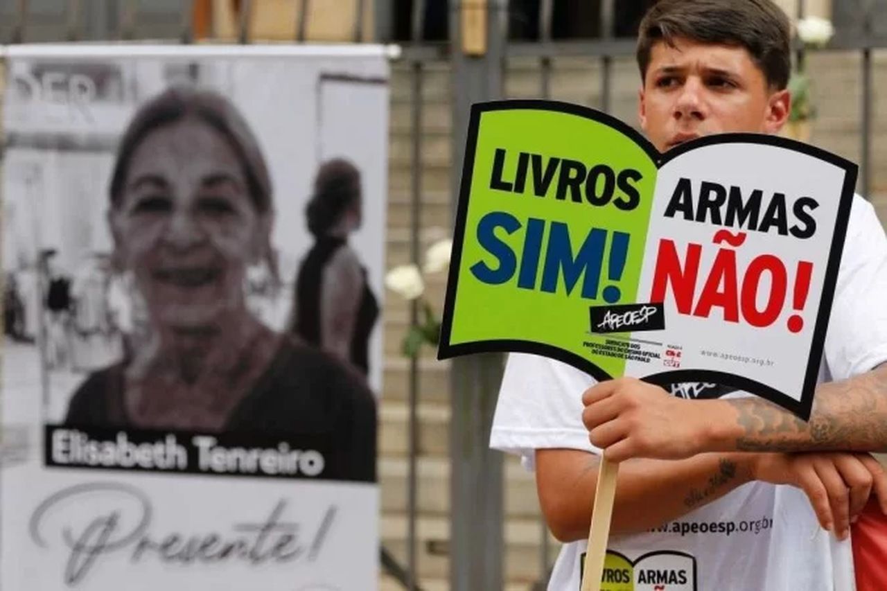 Deputado propõe detectores de metal em escolas para evitar entrada de armas