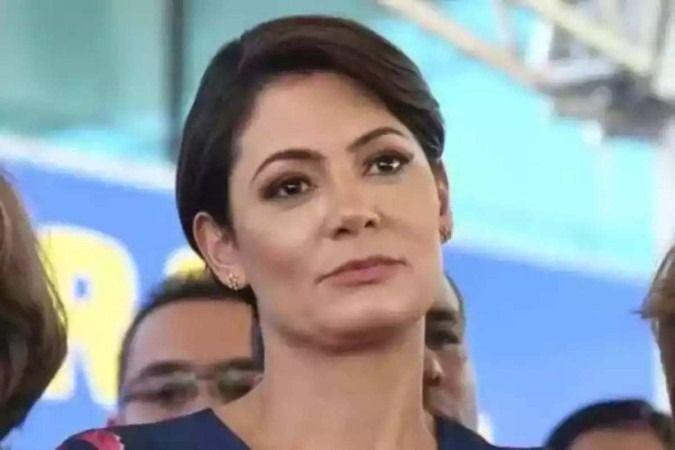 Michelle faz postagem nas redes sociais sobre internação de Bolsonaro