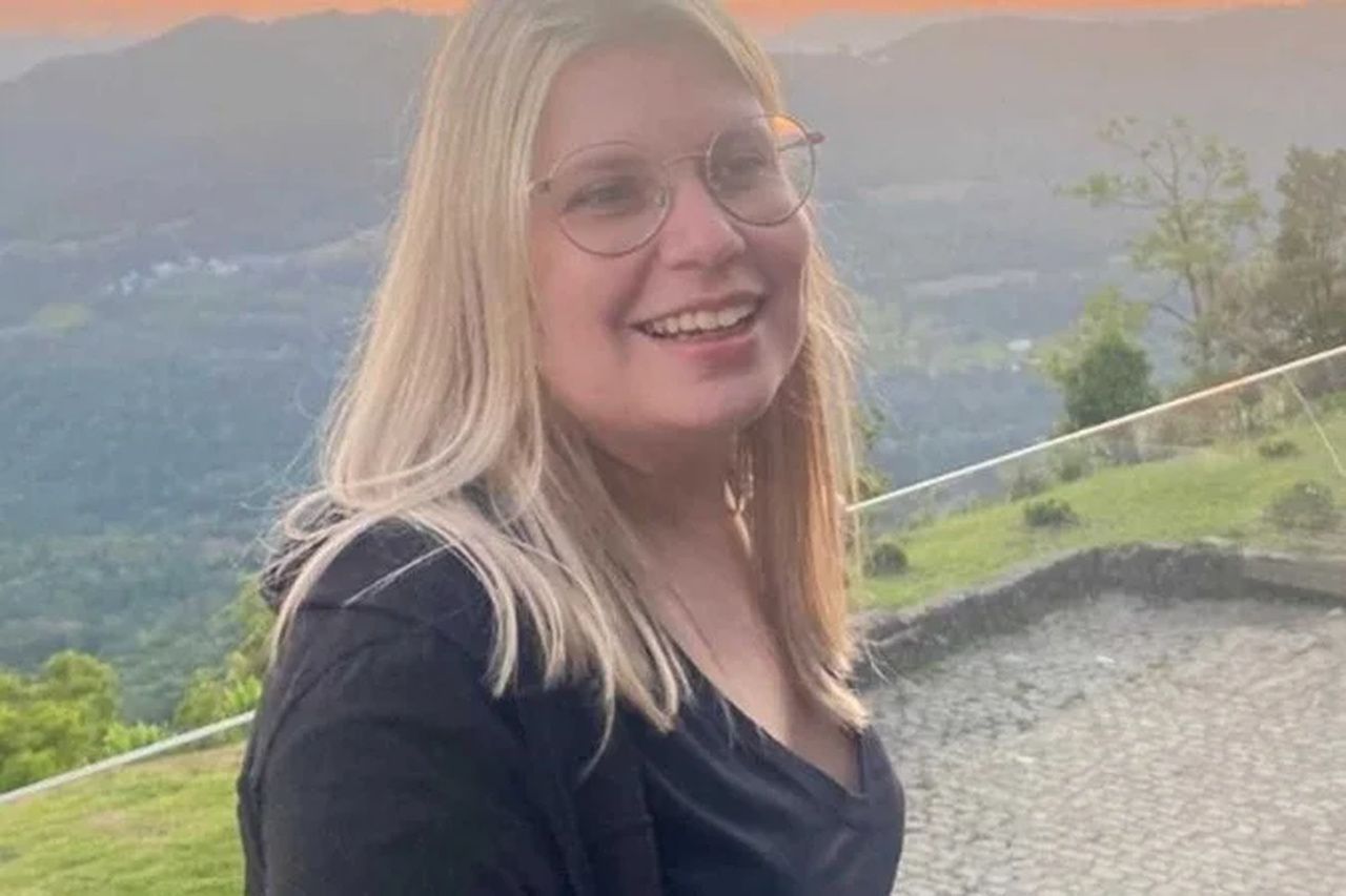 Mulher com paralisia cerebral faz tratamento para engravidar; médica explica processo