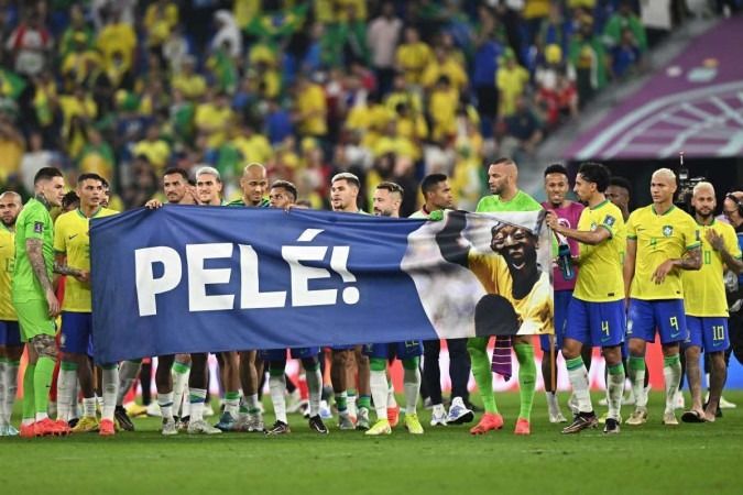 Jogadores do Brasil homenageiam Pelé após vitória sobre a Coreia do Sul