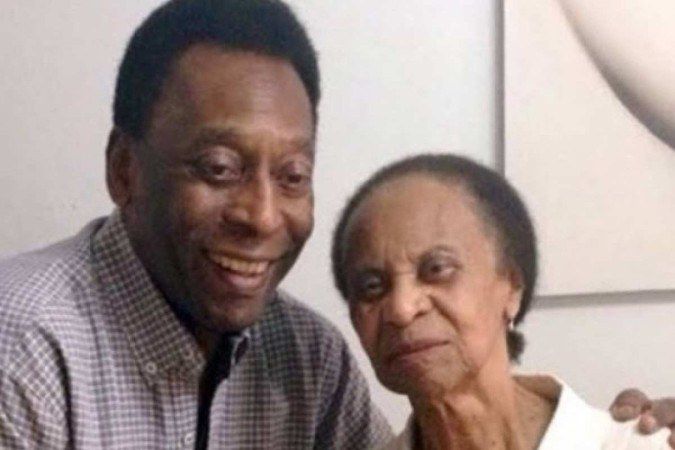Morre Celeste Arantes, mãe do Pelé, aos 101 anos